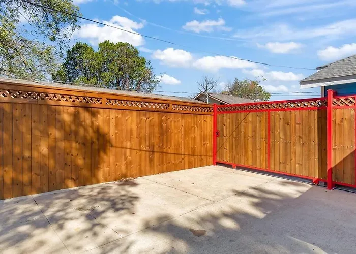 Holiday home Stockyards Patriot Outpost - Sleeps 8 - Just 3/4 Miles